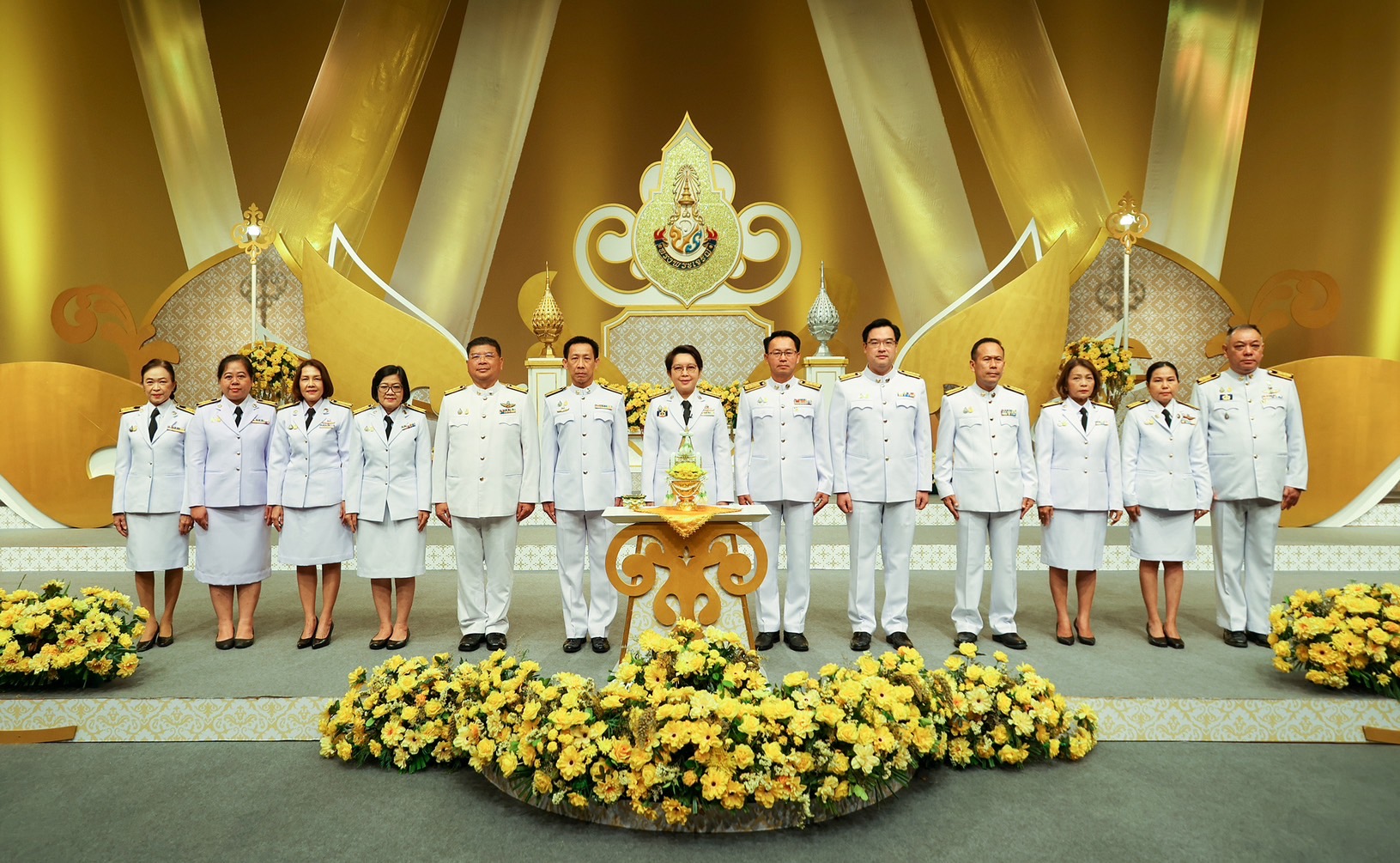 ธพว. บันทึกเทปถวายพระพรชัยมงคล