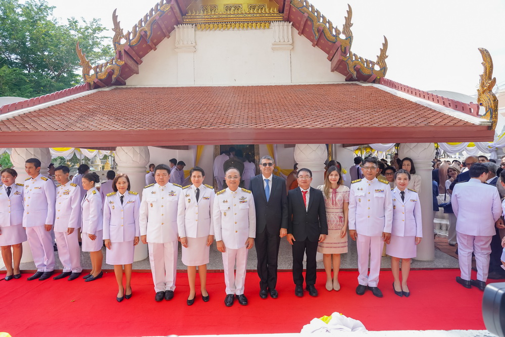 AIA ทำบุญ ถวายผ้าพระกฐินพระราชทาน    