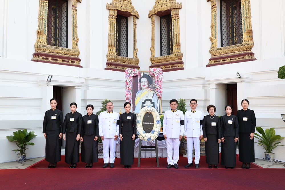ฟอลคอนประกันภัยร่วมเจ้าภาพในการบำเพ็ญกุศลอุทิศถวายพระบรมศพ